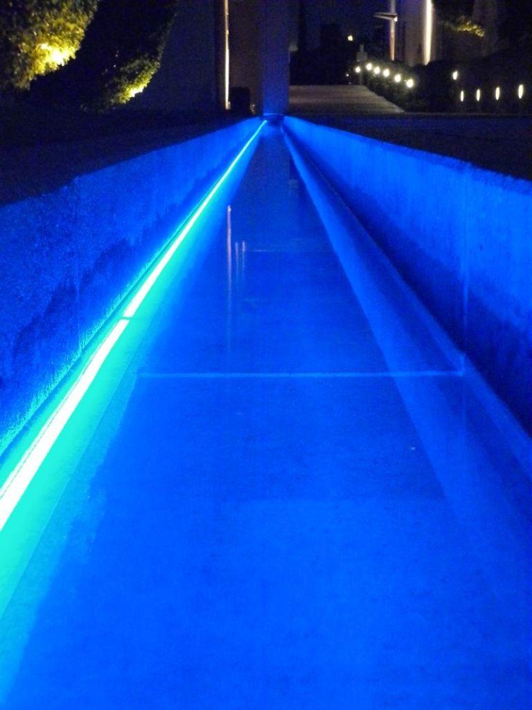 Влагостойкая светодиодная лента Neo Neon для Бассейна (Белый свет, 12V, IP67) - фото 7 - id-p85267694