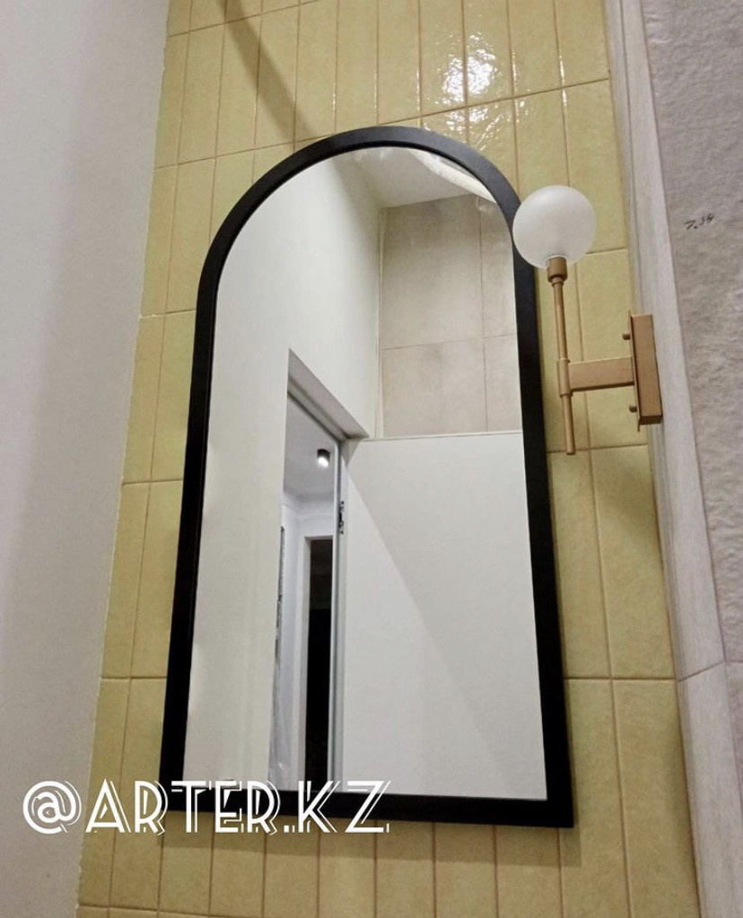 Зеркало в форме арки в черной раме МДФ 894х702мм