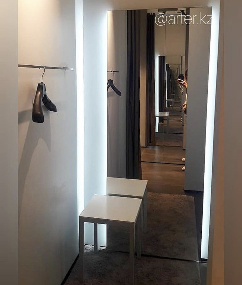 Зеркало с LED- подсветкой «парящее», 1600(В)х700(Ш)
