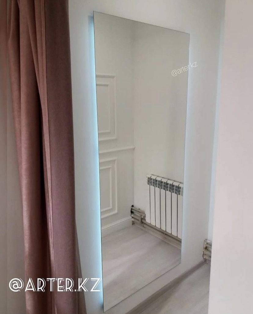Зеркало с LED- подсветкой «парящее», 1600(В)х700(Ш)мм