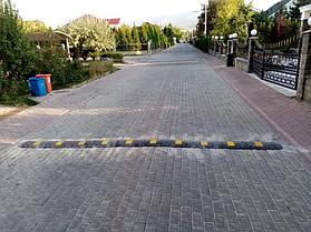 Резиновые изделия ИДН, установка на брусчатке, отбойник для колес, установка, реализация