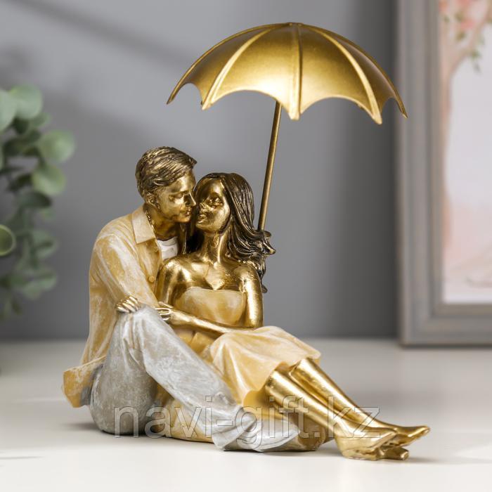 Сувенир полистоун "Влюблённая пара под зонтом - нежность" бежевый 18х18х10 см - фото 1 - id-p85343496