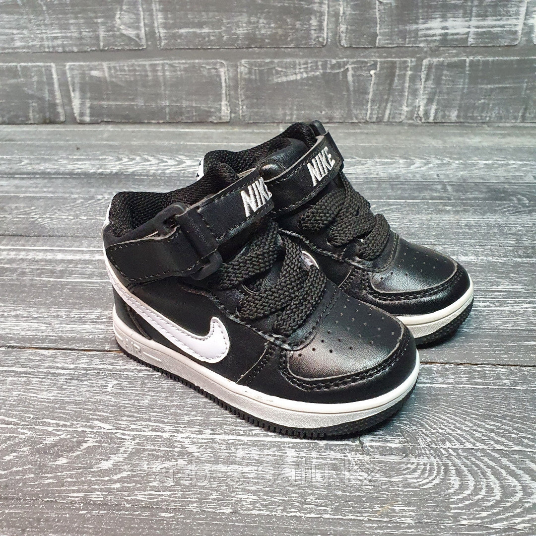 Кроссовки черные Nike высокие