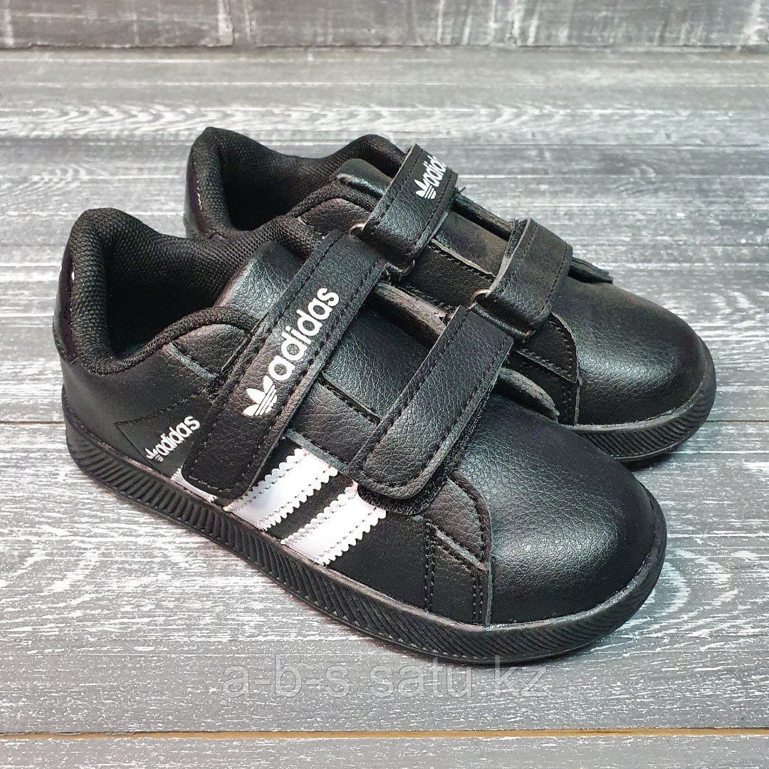 Кроссовки Adidas черно-белые