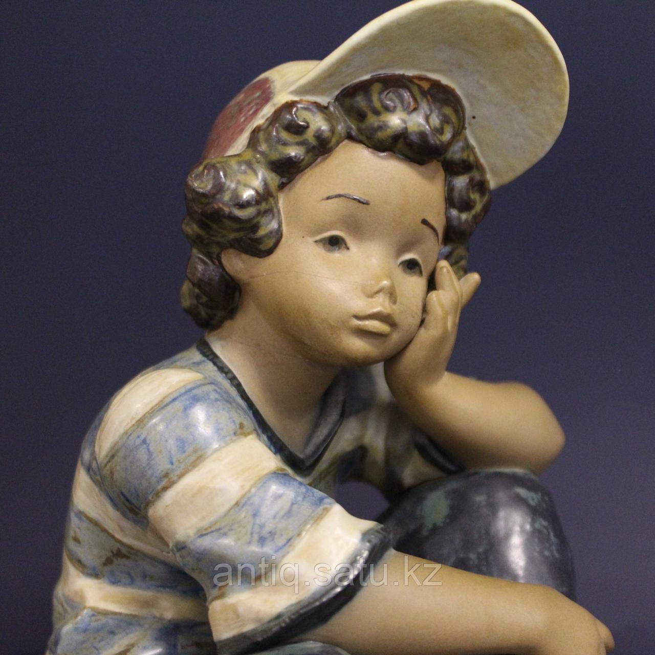 Задумчивый мальчик. Фарфоровая мануфактура Lladro Испания. 1990 год. - фото 5 - id-p85471345