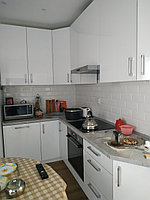 Маленькая белая кухня. Глянец