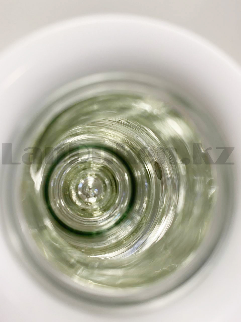 Вакуумный термос для горячих и холодных напитков с стеклянной колбой 2 стакана 1 л белая с узором - фото 3 - id-p85726961