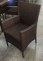 Ротаннан жасалған кресло