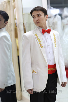 Прокат мужских национальных костюмов в Алматы. белый