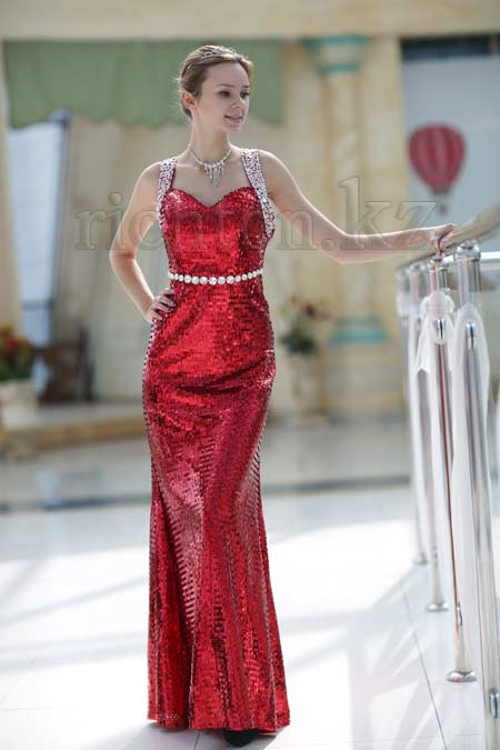 Керемет ханым оргазмнан дірілдейді.