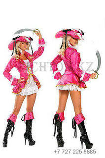 Қыздар жігітті көтеріп, жалап жіберді