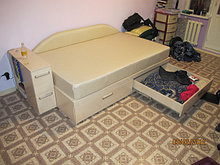 Кровать с ящиками и баром
