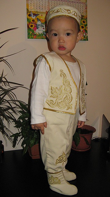Национальный костюм для мальчиков, для обряда «Тұсаукесер». - фото 2