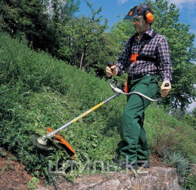 Мотокоса STIHL FS 250 (1,6 кВт | нож и леска) - фото 2 - id-p86415418