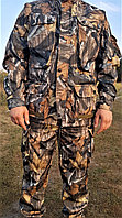 Демисезонный камуфляжный костюм для охоты и рыбалки.