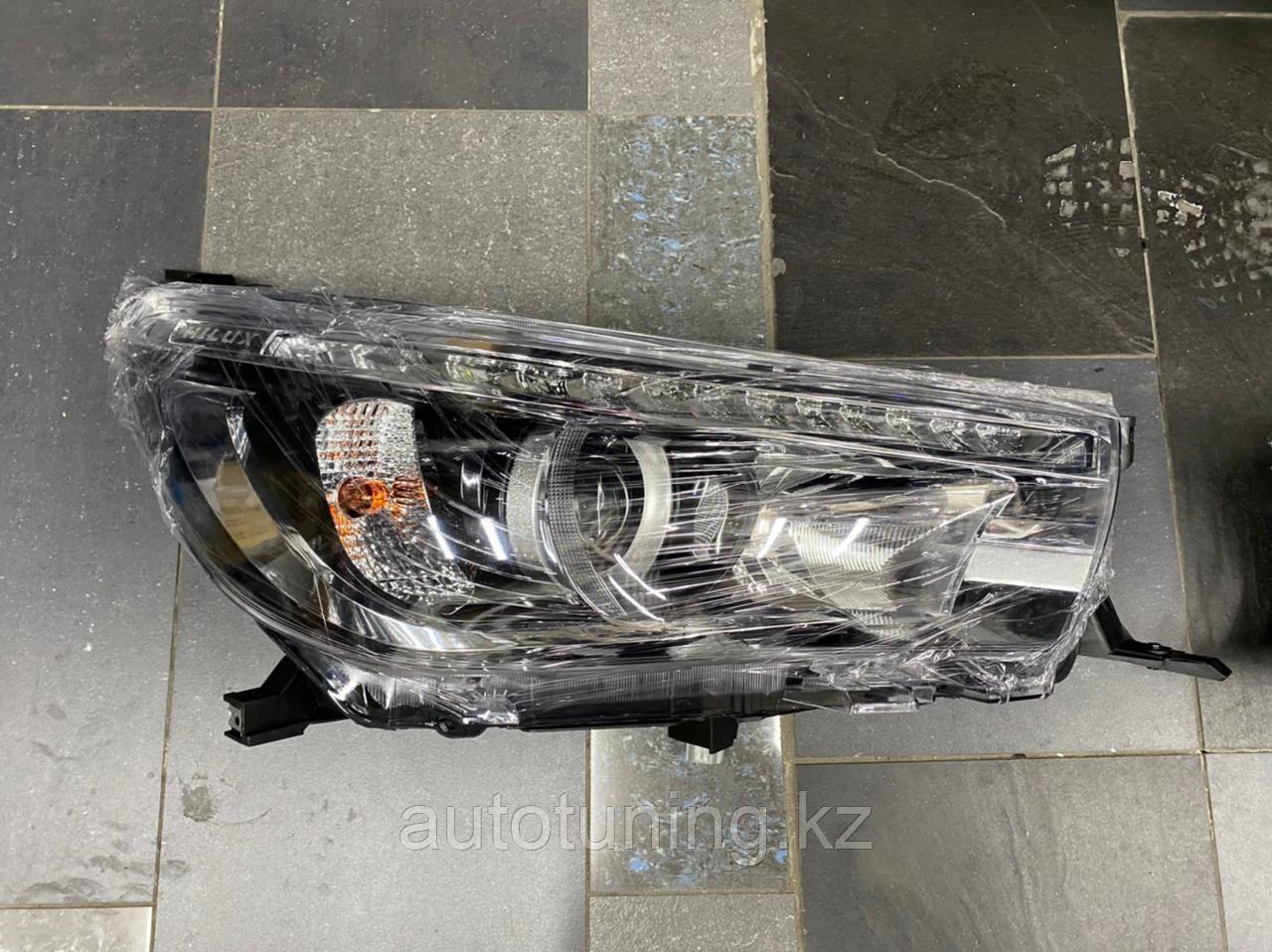 Передние фары Platinum LED на Toyota Hilux Revo 2016+ - фото 4 - id-p86792805