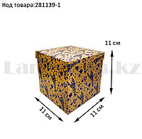 Подарочная коробка S (11x11x11) квадратная со съемной крышкой в цветочной тематике с фиолетовыми цветами