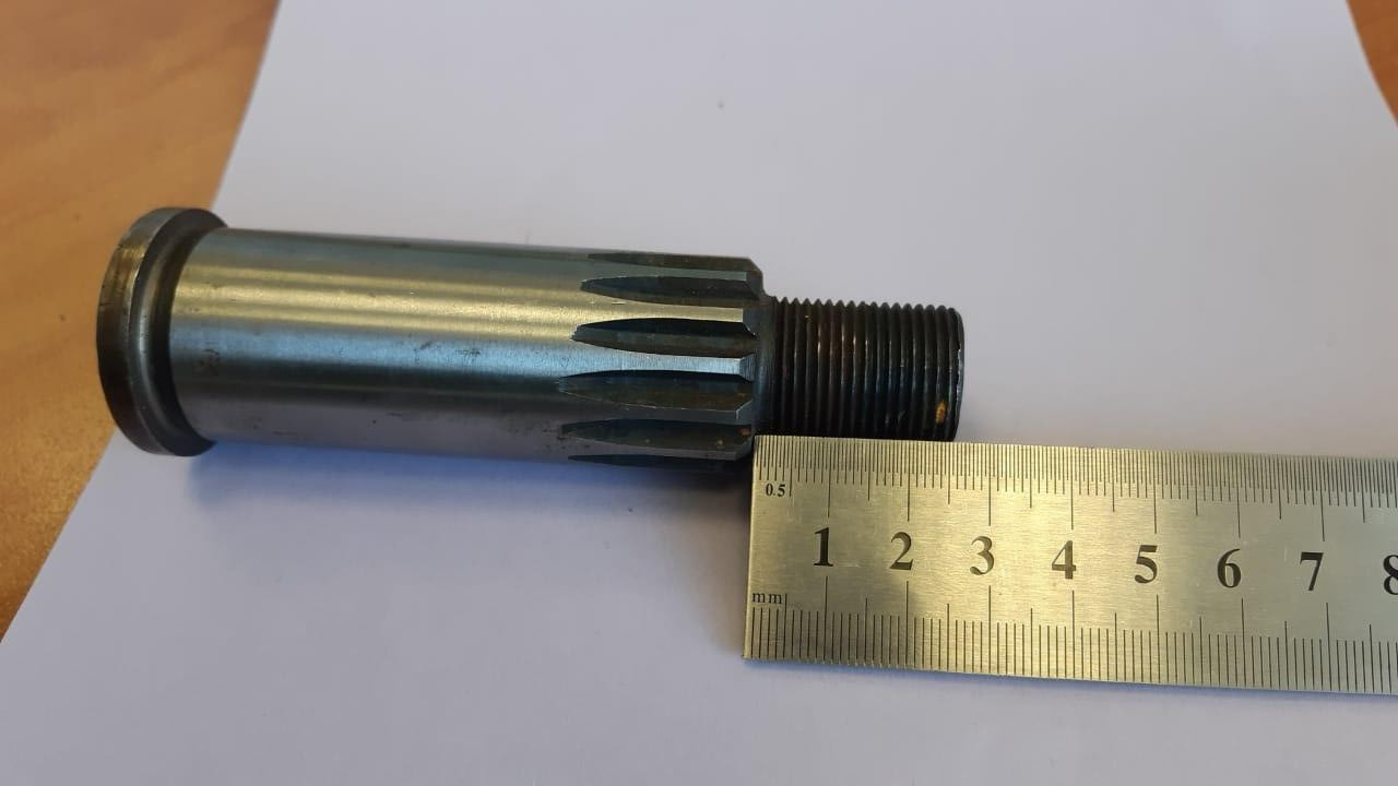 Вал-шестерня редуктора привода щетки мтз (z=12 l=245 шлиц). Вал б р. 2822дц-1205010. Вал б р. Вал б р.