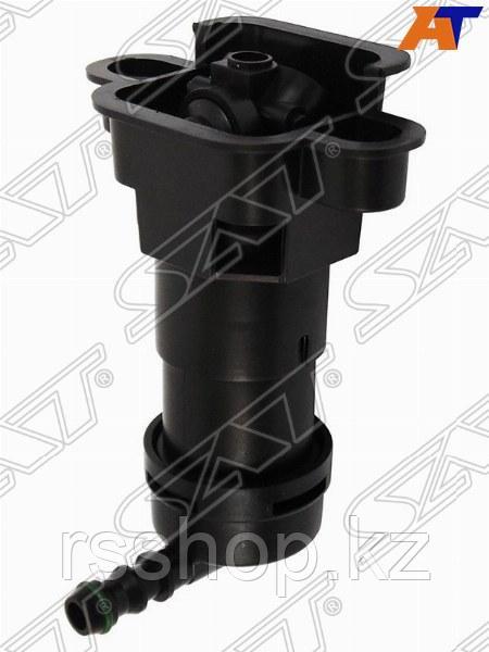 Омыватель фары AUDI A4 01-05 LH