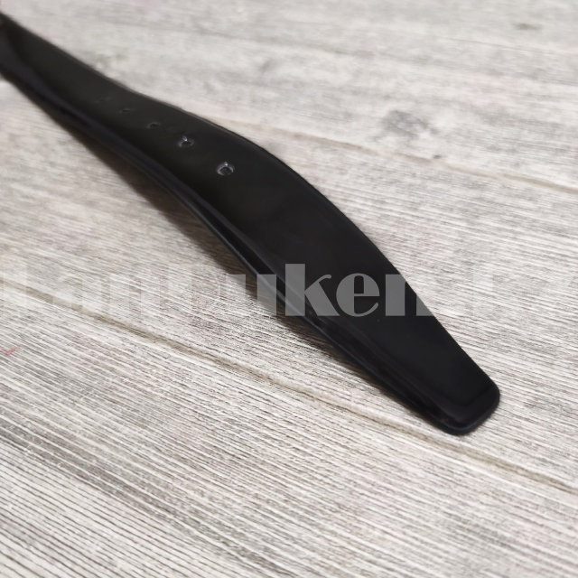 Видеода нудистің жыныс мүшесі тік болып қалған Ануста би