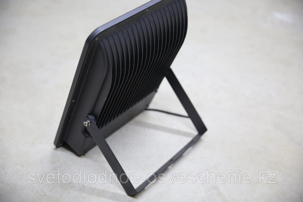 Прожектор LED 200 Вт IP65