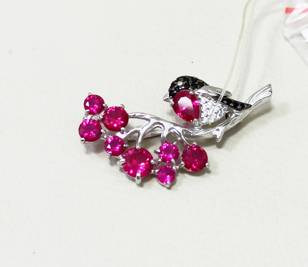 Брошь "Снегирь" ( пр. Абая 141 ), фото 1