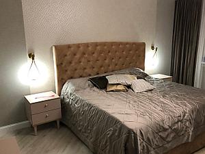 Спальный гарнитур: кровать, туалетный столик, тумбочки