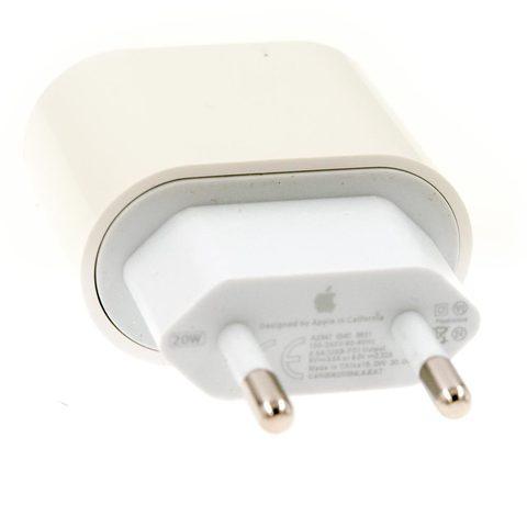 Адаптер сетевой для зарядки смартфона APPLE USB-C 20W - фото 3 - id-p87336863