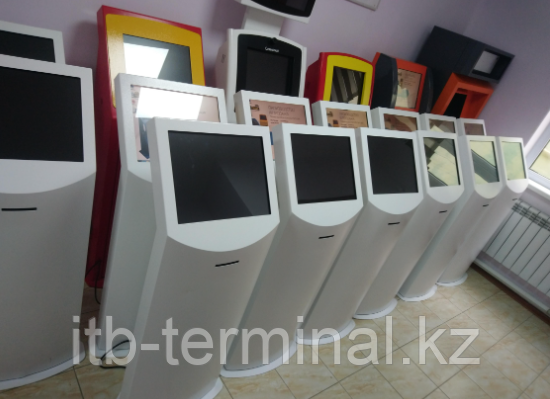 Информационный сенсорный терминал для электронной очереди ИТБ 16, фото 1