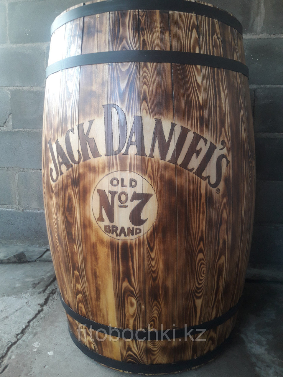 Деревянный стол-бочка "Jack Daniel's"