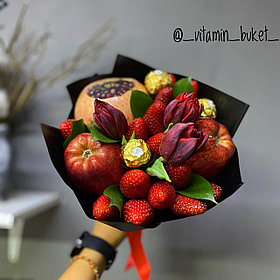 Фруктовый букет с тюльпанами