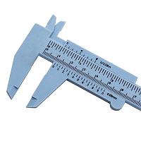 Линейка-штангенциркуль для бровей пластиковая белая