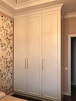 Шкаф в спальню. Белый