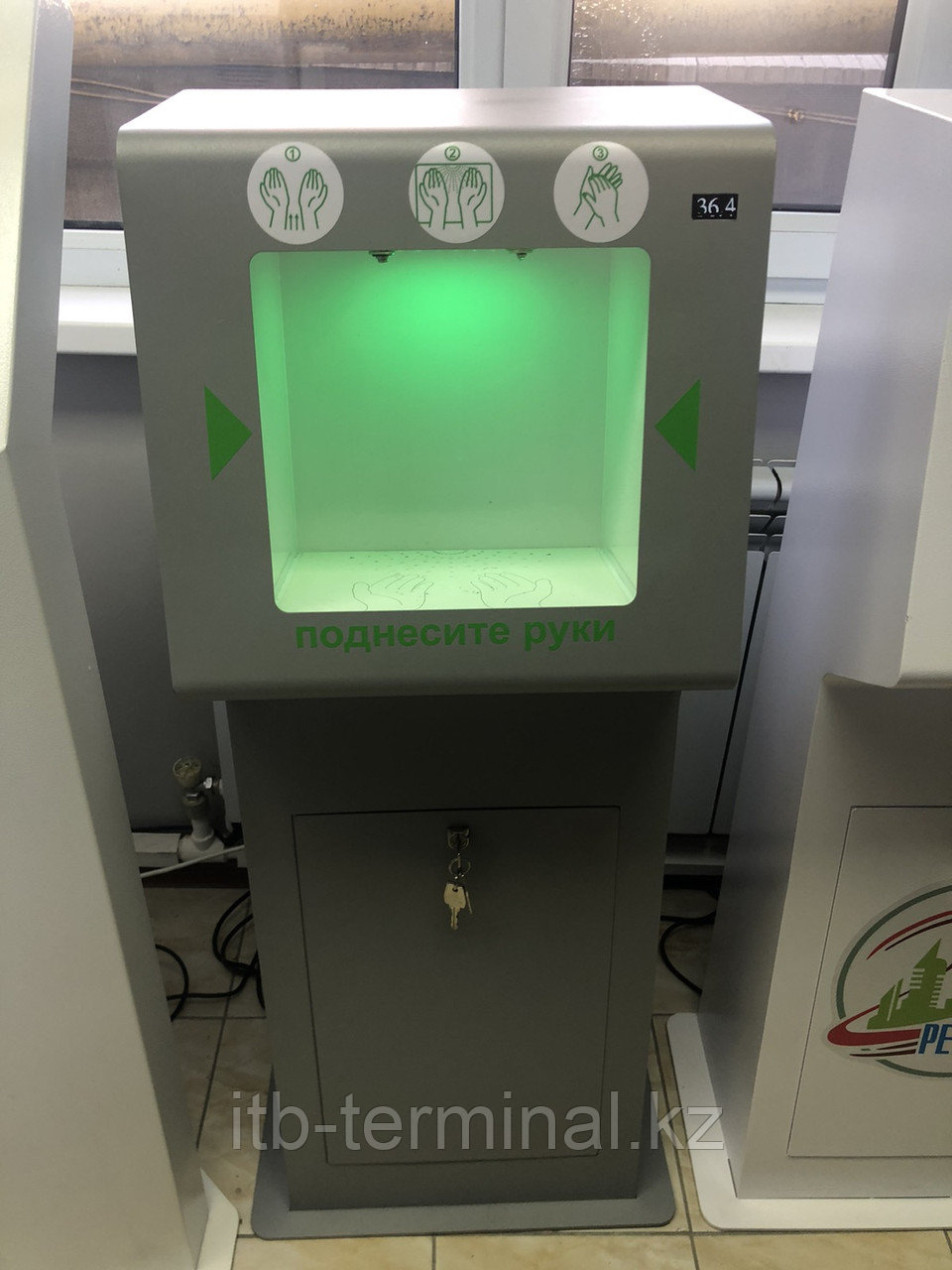 Бесконтактный дезинфектор для рук с датчиком измерения температуры Санитайзер для производственных предприятий, фото 1