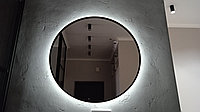 Argoblack Led, Зеркало круглое с задней парящей подсветкой в черной раме МДФ, d= 807 мм