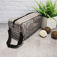 Дорожная косметичка полиэстеровая на молнии в полоску 25,5 см серо-коричневая