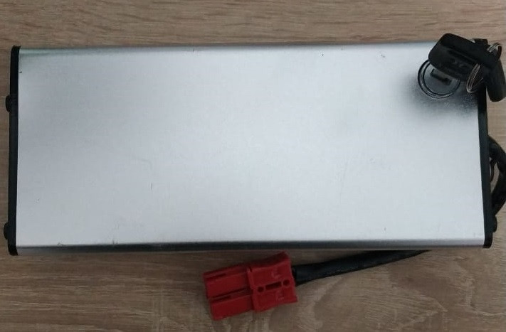 Аккумулятор для инвалидной электрической коляски 24v 5,8A/H + зарядное устройство.