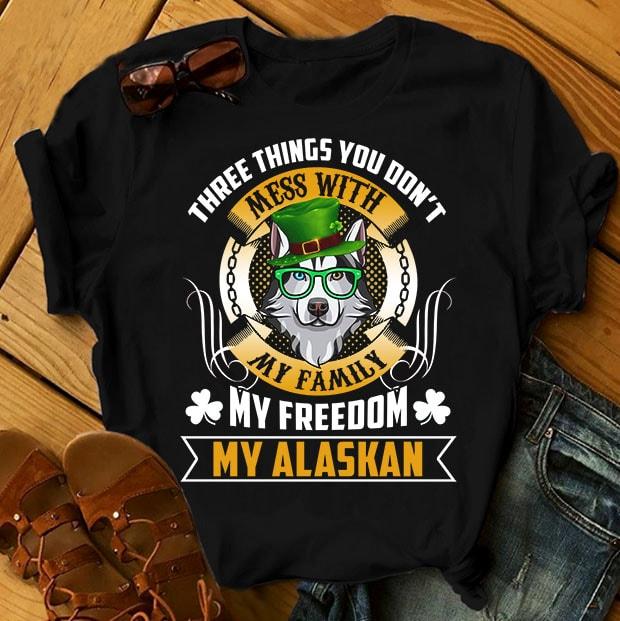 Футболка с принтом "Three things you don't mess with my family, my freedom, my Alaskan"