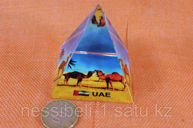 Пирамида из стекла - фото 1 - id-p411000