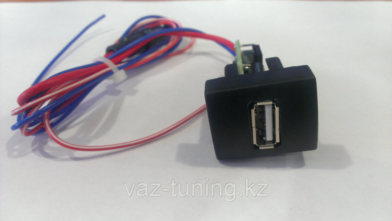 Зарядное устройство ШТАТ USB 1.2 Лада Приора/Гранта/Калина-2