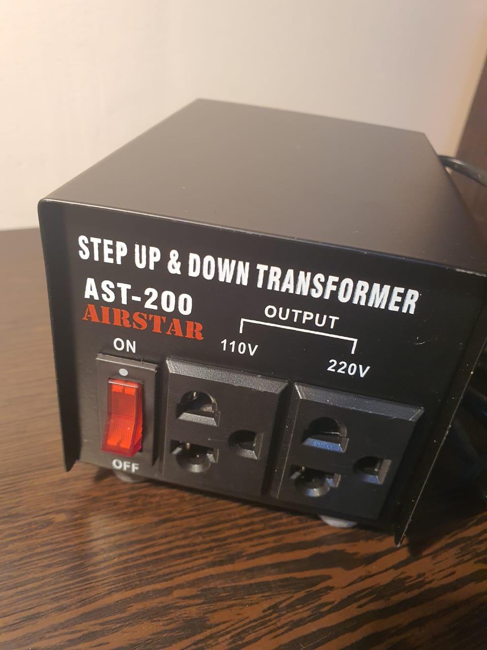 Трансформатор 220 на 110 вольт. Трансформатор понижающий 110. Штиль ат220/110-0,4-50. Трансформатор понижающий 110. Трансформатор 220/110в.
