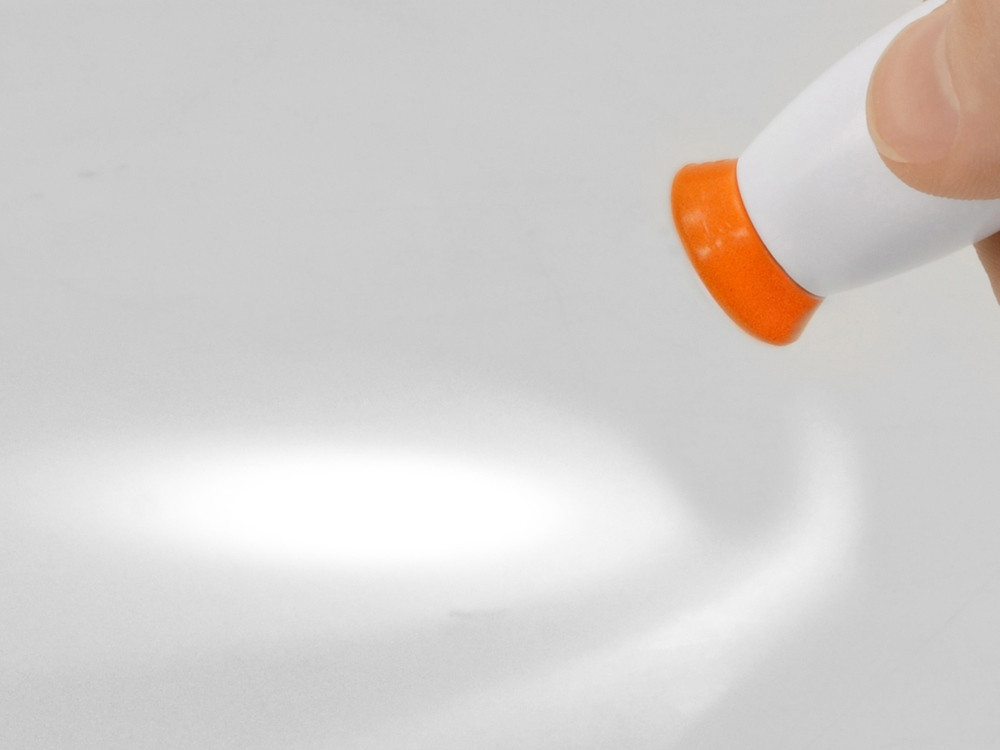 Брелок-фонарик с ручкой в виде человечка в каске, белый/оранжевый (артикул 711108) - фото 4 - id-p65791021