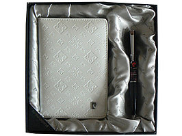 Набор: ручка шариковая, обложка для паспорта. Pierre Cardin, серый (артикул 411140)