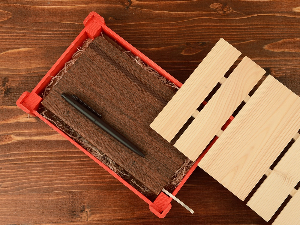 Подарочная деревянная коробка, красный (артикул 625040) - фото 2 - id-p65812339