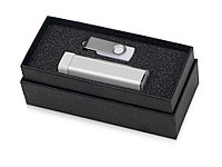 Подарочный набор Flashbank с флешкой и зарядным устройством, белый (артикул 700305.06)