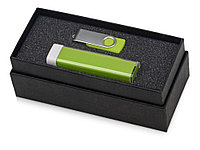 Подарочный набор Flashbank с флешкой и зарядным устройством, зеленый (артикул 700305.03)