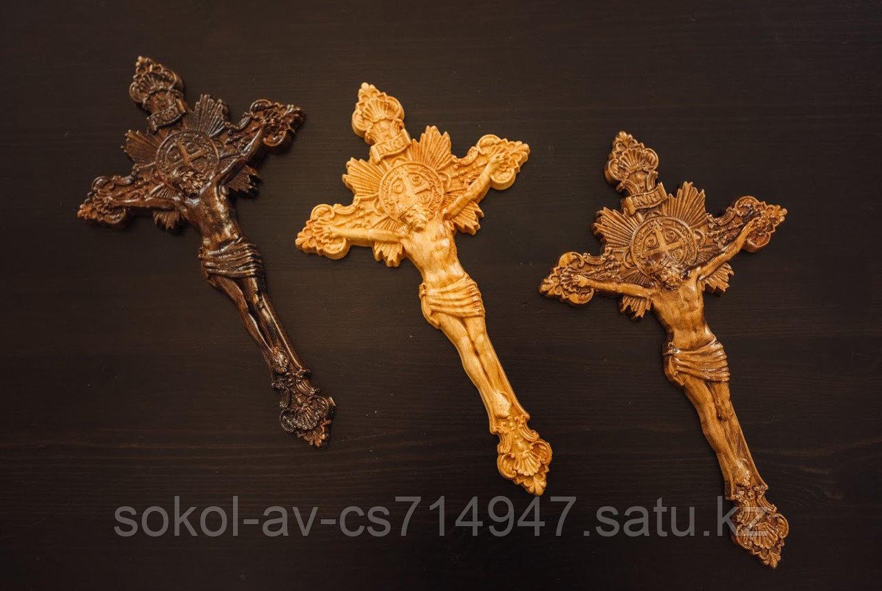 Панно крест резной настенный из дерева  Распятие с лучами, 14.2 x 24.7 см