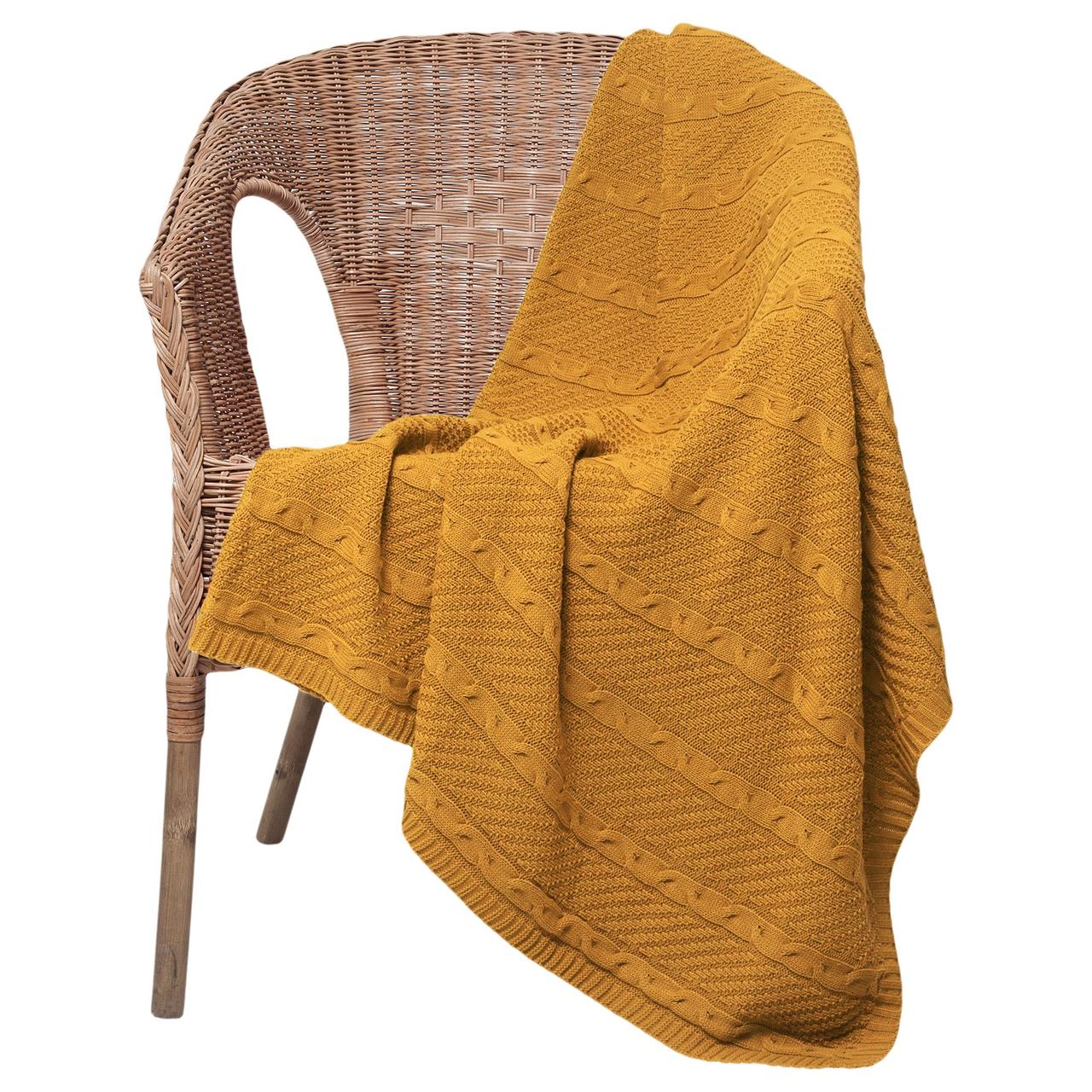 Плед пнг. Плед горчичный. Горчичное покрывало. Плед в Восточном стиле горчичного. Плед висит