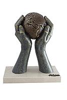 Скульптура «Мир в твоих руках», малая (артикул Z2131)