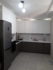 Кухонный гарнитур черно белый